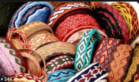Atelier tissage aux plaquettes au musée de Vieux la Romaine