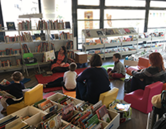 Croquant d'histoires à la Bibliothèque Parment